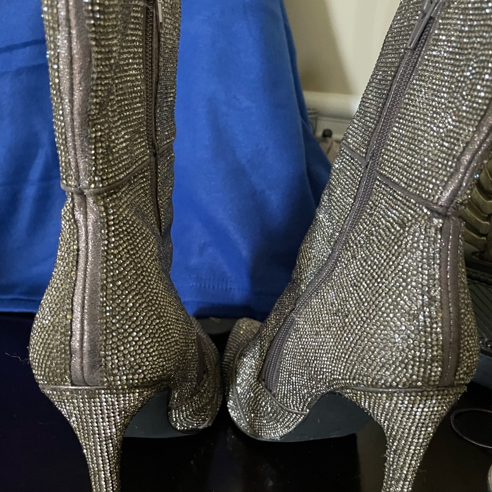 Chic STEVE MADDEN Rhinestone boots! - Picture 4 of 6